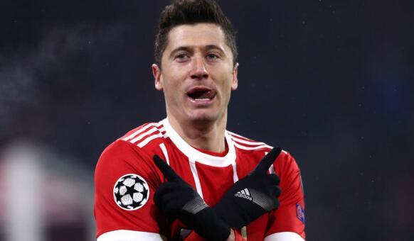  拜仁报价遭拒绝，德甲天才引豪门争夺  