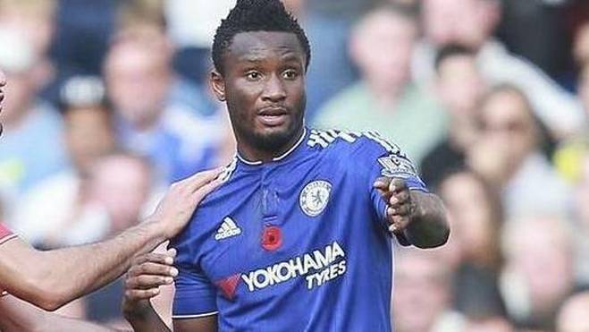  罗马中场核心伤退，球队攻防体系遭重创